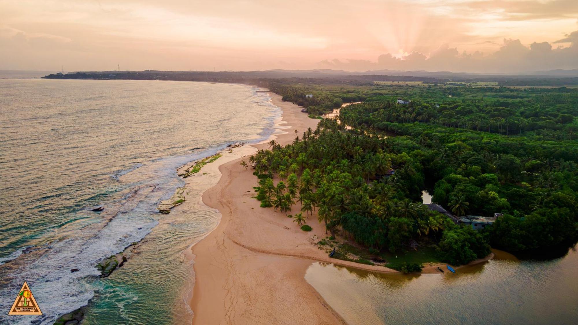 The Triangle Tangalle Bagian luar foto