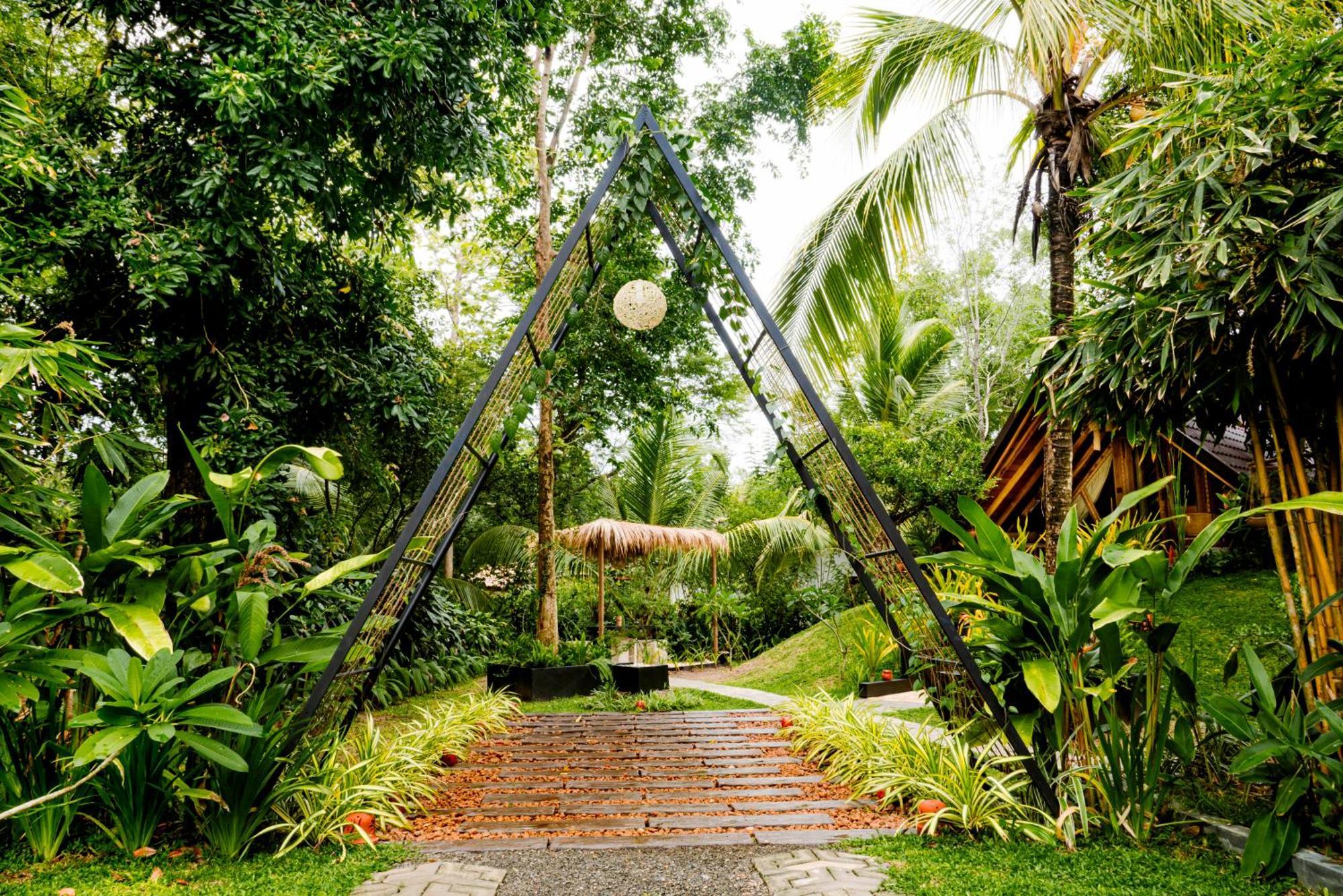 The Triangle Tangalle Bagian luar foto